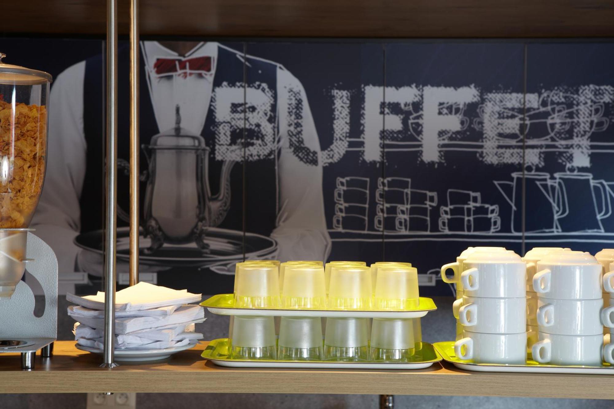 Ibis Budget Pontarlier Eksteriør bilde